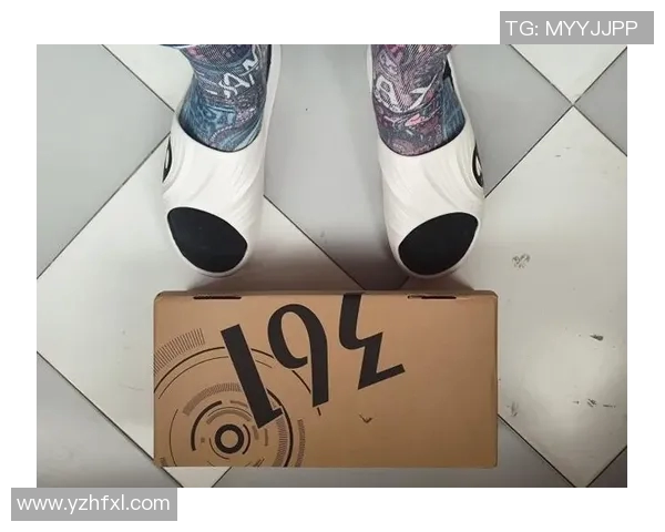 足球明星拖鞋的时尚潮流与设计理念全解析 足球明星拖鞋的时尚潮流与设计理念全解析